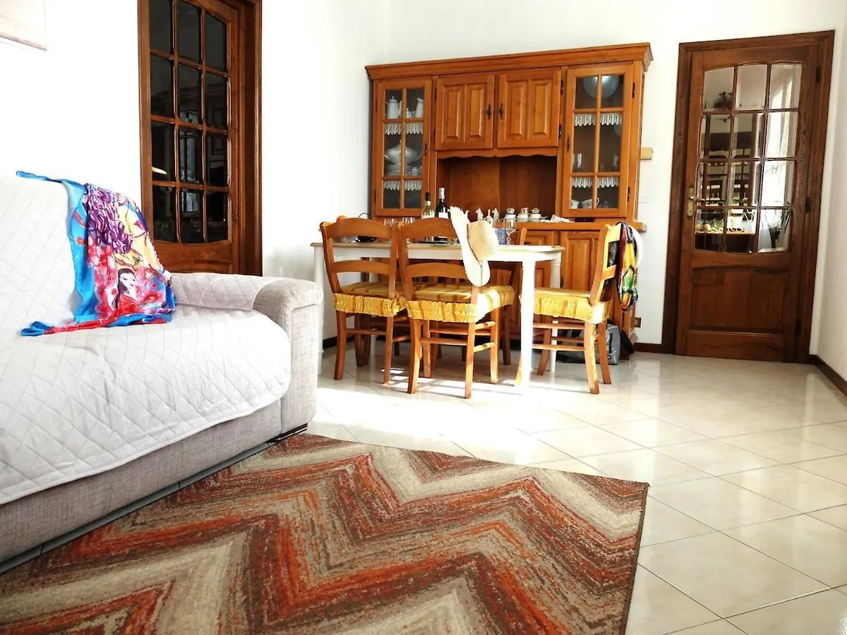Casa Luminosa A 5 Min Dal Mare Apartment Lido di Camaiore Italy
