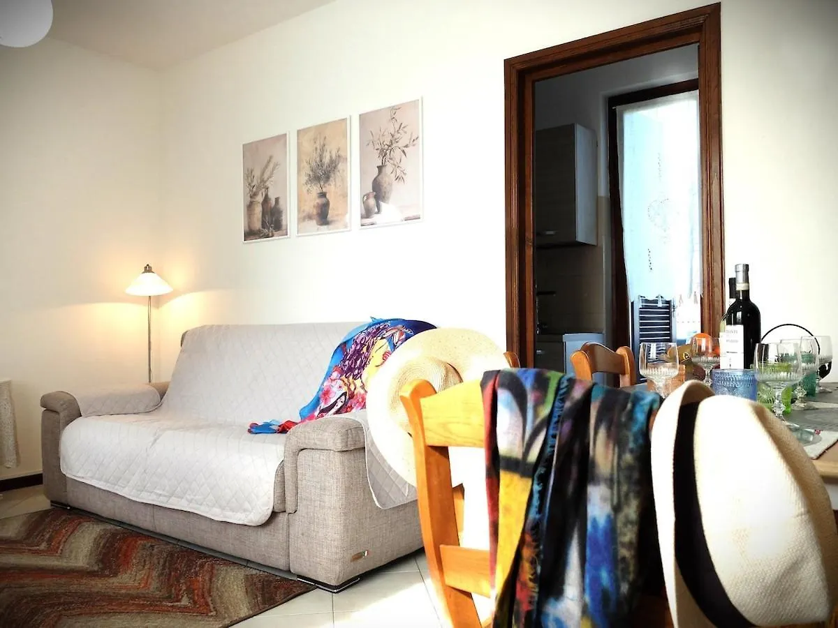 Апартаменты Casa Luminosa A 5 Min Dal Mare Лидо-ди-Камайоре Италия